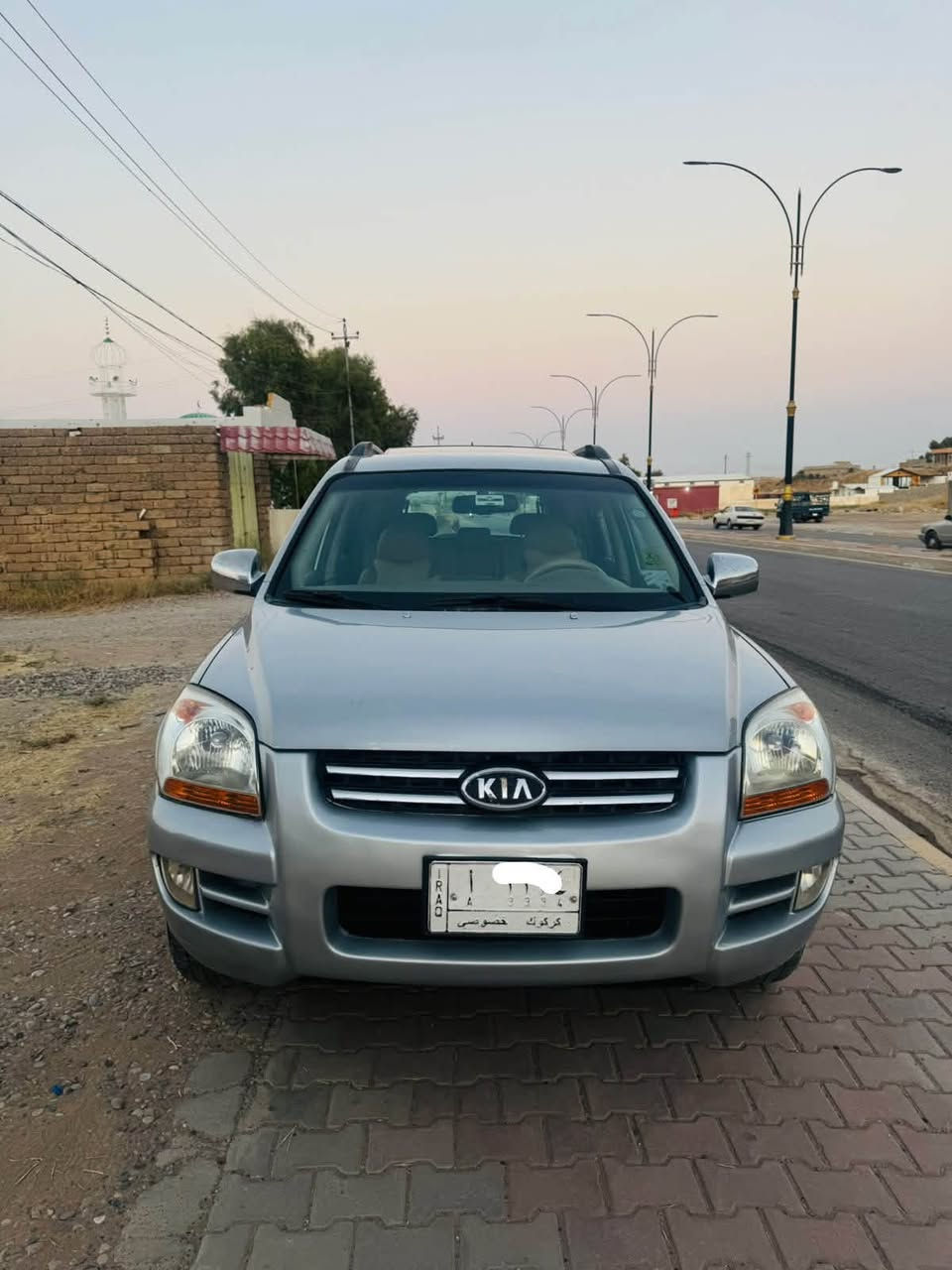 السلام عليكم 
كيا سبورتج خليجي موديل 2007 فئة TLX فول مواصفات يدات نيكل داخل لونين وصاج سلايد (فتحه سقف) تدفئة بالشكانه تبريد لمس رقم كركوك مشروع وطني شرط التحويل سنوية ل2028 بيها باب خلفي جهه النفر صبغ فقط والباقي مكفول شرط بدون شخوط او بارد محرك 4 دوش كير محرك تبريد كله شرط صدر تواير كله جديد السيارة جديده وضع شركه احلى من الصور 
السعر 105 وبيها مجال 
للاستفسار اتصل 
***********
