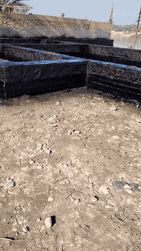 نحن مستعدون لتكير البيوت وتزفيت القطعه ٠٧٨١٠٢١٥١٤٣