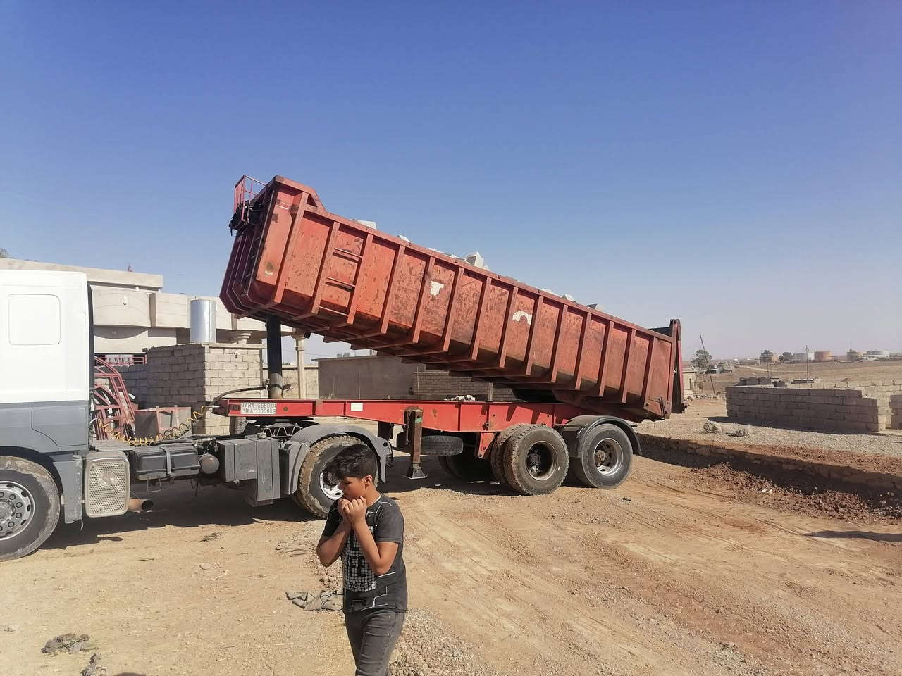 السلام عليكم 
بودي بحاره للبيع سويدي 
جاهز ع شغل طخم تاير بودي نضيف 
 مكانها الموصل الكسك 
السعر 75$بيها مجال 
*********** كورك 
‏‪0770 164 1953‬‏ اسيا
