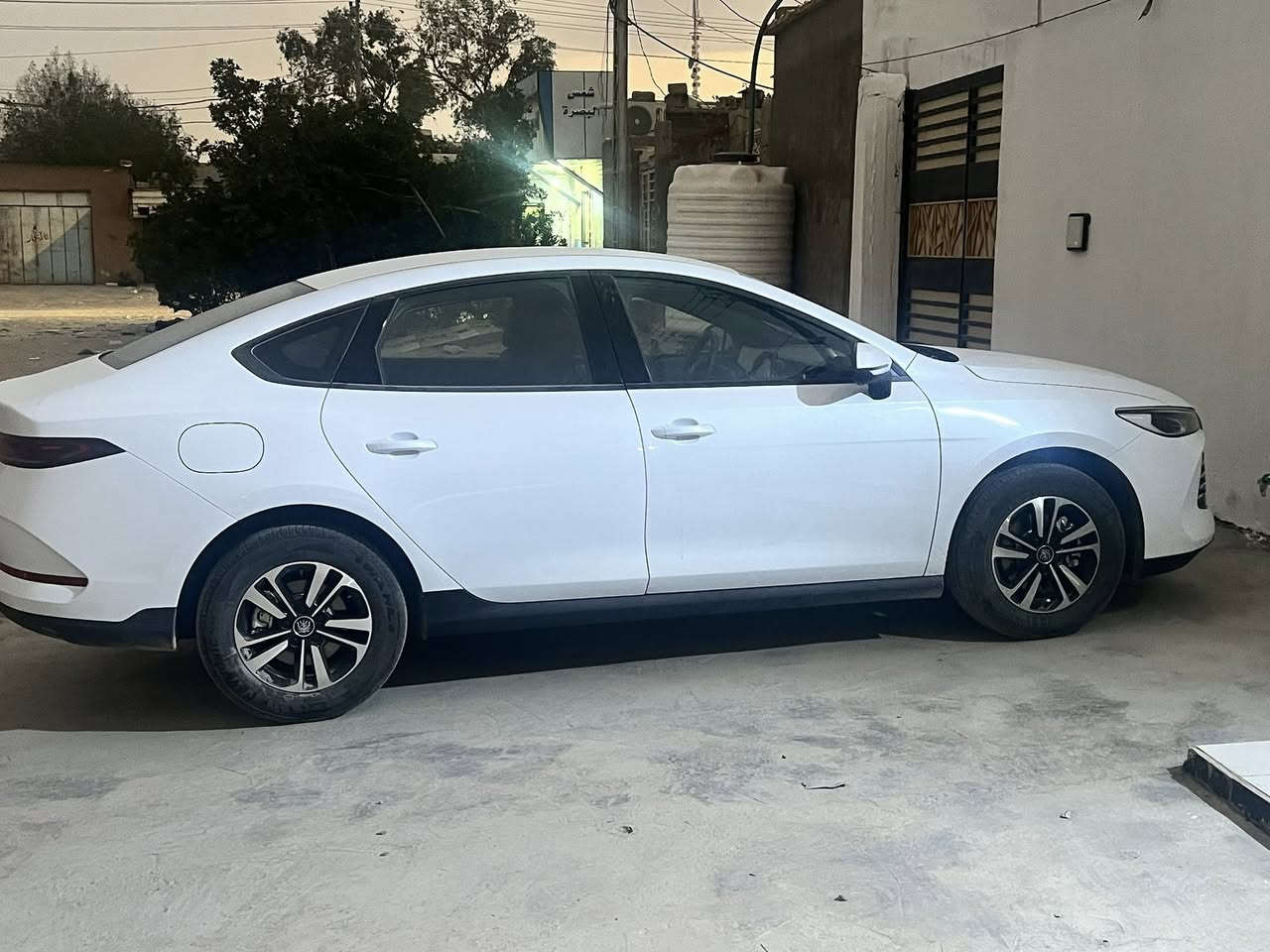 بي واي دي كن بلاص مديل 2025 باسمي سعر 118 
الاستفسار ***********
