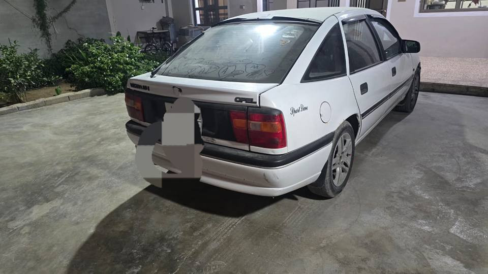 السلام عليكم 
فيكترا  حجم 18 كير توماتيك موديل 1990 
لون ابيض رقم اربيل باسمي 
السيارة كاملة من كل شي ما تصرف عليها 
السنوية والهزة منتهية صارلها 3 اشهر 
نبيع شرط تحويل 
السعر 50 ورقة 
عليها غرامة 70 الف تنزل من السعر 
مكان السيارة تلعفر للاستفسار *********** سنجار, نينوى
