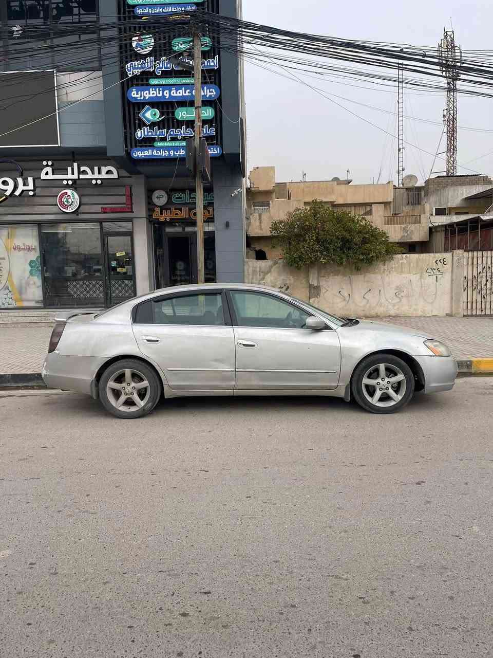 السلام عليكم 
للبيع (نيسان التيما 2005)
4 جامات كهرب 
كشنات نظيفة داخل نظيف حيل 
محرك 6 سلندر جديد + ظفيرة جديدة  
گير توماتيك 
تايرات جديدة 
باتري جديد 
السيارة مصبوغة عام ونصبتها كاعده
الشرعي موجود داخل الموصل الجانب الايمن .

سعرها 45 ورقه وبيها مجال للشراي 

للتواصل :***********

