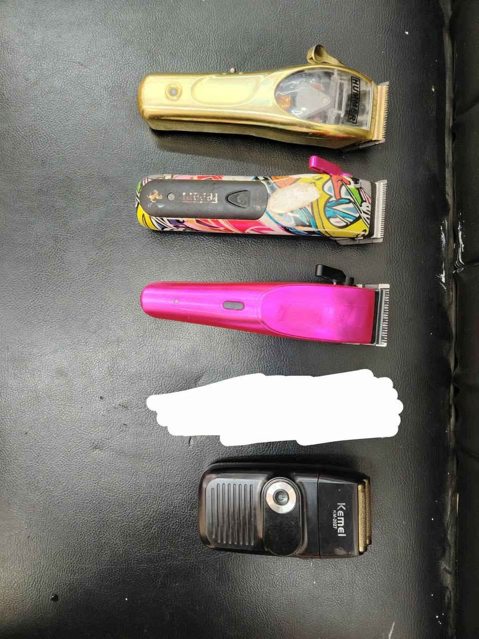 للبيع جهاز هايدروفيشل نقصة بس قناع الباقي كلة شغال ويا محاليل +مكاين حلاقة عدد ٤ كلهن شغالات ماعدة الصفرة يرادلهة بس ماطور الغراض شلع السعر (250)وبيهن مجال العنوان التاجي قرب منشأ نصر رقم الهاتف (***********)متواجد على واتساب
