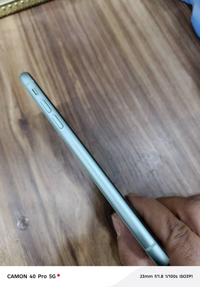 سلام عليكم ايفون11عادي ذاكره 64 نضافة ٪100 نموذج M كلش نضيف ومامفتوح ولا داخل صيانه ابد بطاريه 72 سعرة 215 وبي مجال بسيط مكاني بغداد حي الجهاد *********** وبلعافية على الي ياخذه
