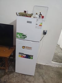 ثلاجه للبيع  نيضفه فول مستعمله شي قليل الاتصال /07726858187