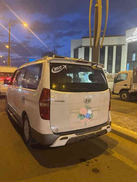 سلام عليكم للبيع هونداي ستاركس مفتوح 
موديل ٢٠١٧ ابيضّ 
فول مواصفات
رقم بغداد اجرة
بأسمي السنويه تحويل مباشر
محرك جديد 
صدر تخم تاير 
باتري جديد 
جاهزة من اي نقص بيهة صبغ جاملغ خلفي ايمن
سيباية ودبل دعاميات وتغليف كشنات جلد سيارة مصروف عليهة 
مكان السيارة بغداد 
***********
***********
