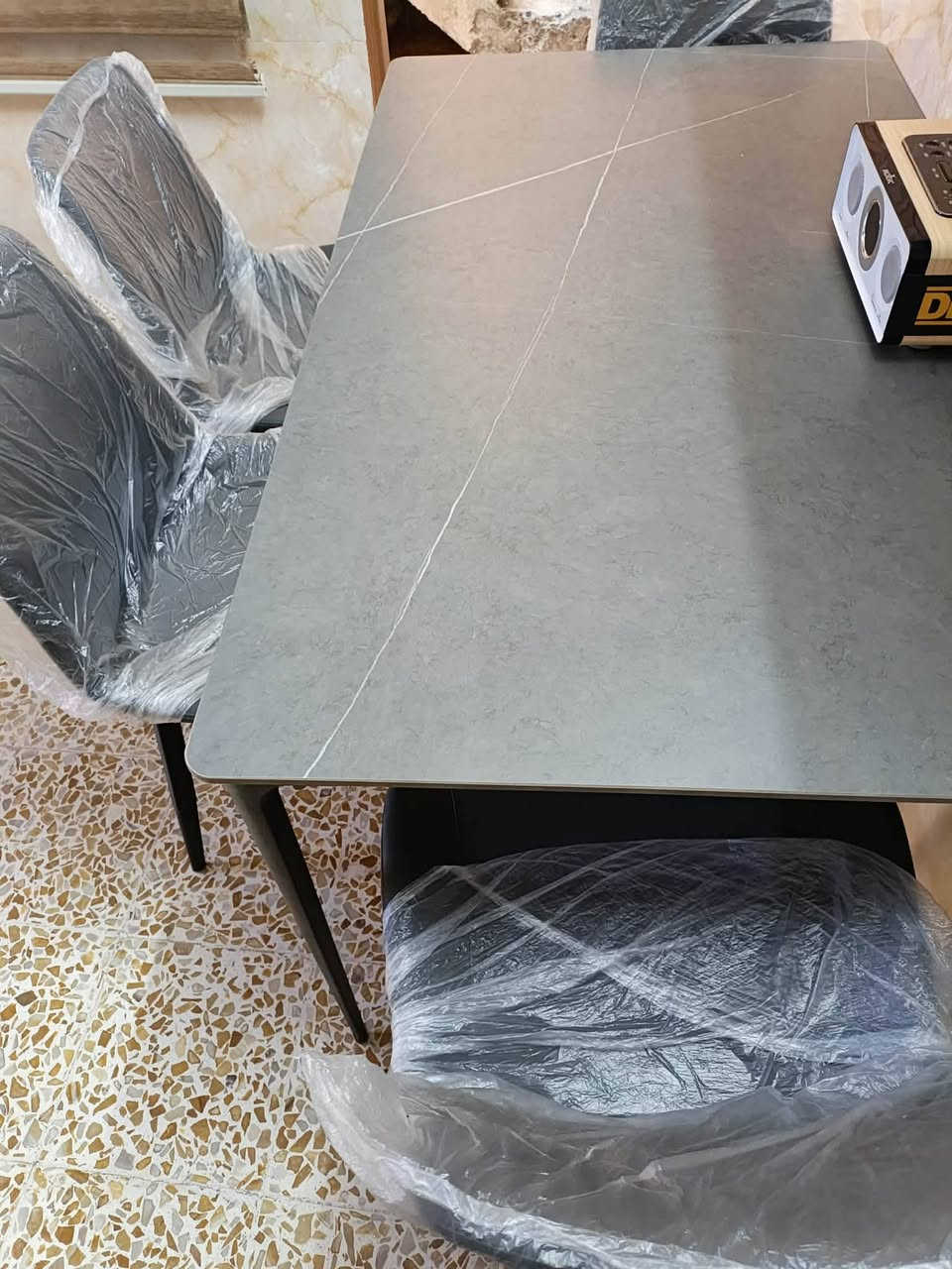 طباخ فريش، للبيع ١٥٠ قفل نظيف فول مابي اي نقص فرن فول
ميز طعام للبيع ٢٥٠ بي مجال بس شرط جديد يجنن مرمر للاستفسار الاتصال عالرقم
***********
