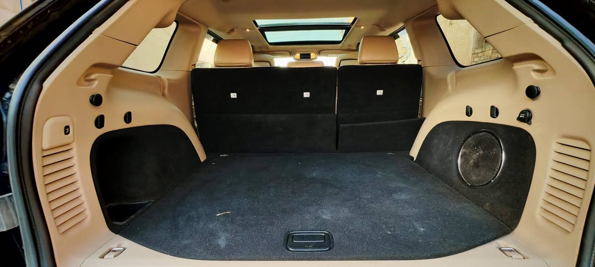 السلام عليكم. جيب لمتدد فول مواصفات 2020محرك 3600. 6 سلندر رقم بغداد 
حادث . جاملغ وبنيد تبديل كارت شاصي قبق جنطه بارد
المواصفات . بانوراما . جنطه كهرباء . الايت زنون . بصمه بوب وبصمه تشغيل داخل بيجي.كشن هيتر تبريد كشن خلفي هيتر . كشن متحرك هوايه مواصفات بيه السعر 215 بيه مجال الاتصال 
***********
