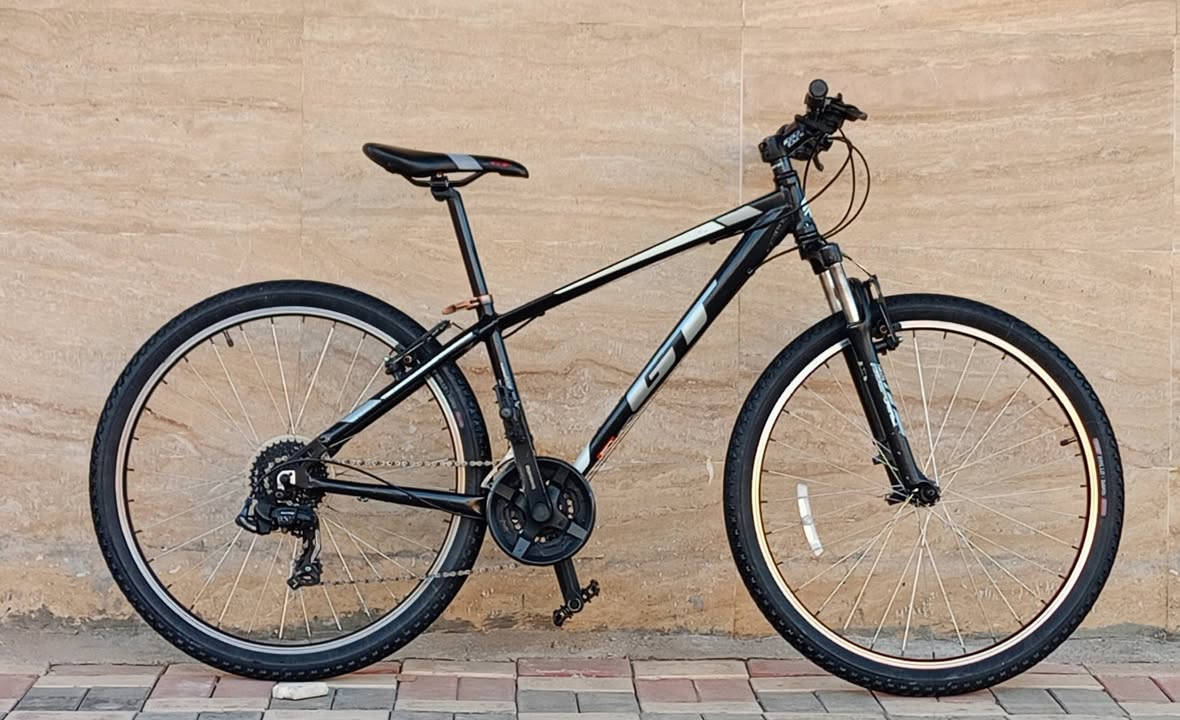السلام عليكم ورحمة الله وبركاته 🌸
دراجة هوائية للبيع 🚲

🔹 الماركة: GT
🔹 أصليّة
🔹 النظافة: 95%
🔹 شرط الفحص والنظافة والضمان
🔹 الحجم: 27.5
🔹 الهيكل: معدن ألمنيوم
🔹 الدراجة على وضع الشركة

📏 تناسب طول: من 150 إلى 170 سم

📍 العنوان: كربلاء – طويريج
🚚 تتوفر خدمة توصيل إلى جميع محافظات العراق

📞 للاستفسار: خاص أو على الرقم
***********
