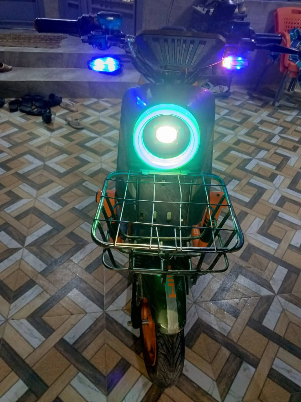 سلام عليكم دراجه شحن للبيع او مراوس. اكس 900.  دراجه. كامله. بس. بيه. عطل. 3بطاريه. والباقي كله شغال. السعر.  300000 الف  وبيه مجال.


**إذا كنت صاحب هذا الإعلان وتريد حذفه لأي سبب، رجاءا أرسل رسالة إلى الدعم الفني**