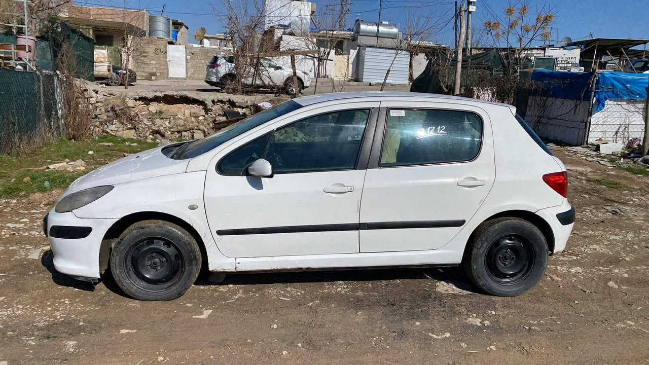 بیجۆ 307 مۆدیل 2006 گێڕ تۆماتیک رەقەم بغداد بەشەرتی ئەوەلیات
شوێن سلێمانی 
بیجو 307 موديل 2006  الكيرتوماتيك 
سعر 40
***********
