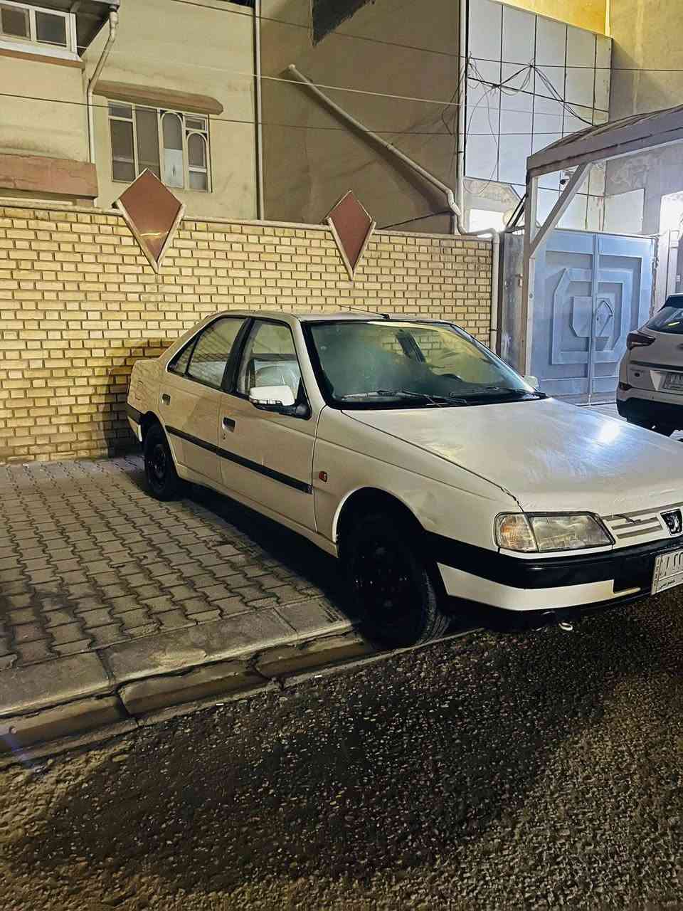 بيجو (405) موديل (9) رقم نجف ألماني سيارة جاهزة كير ومحرك وكهربائيات كلة شغالة داخل اسود  مكاني نجف بيع او مراوس السعر( 34) وبيها مجال للأستفسار (***********) او واتساب
