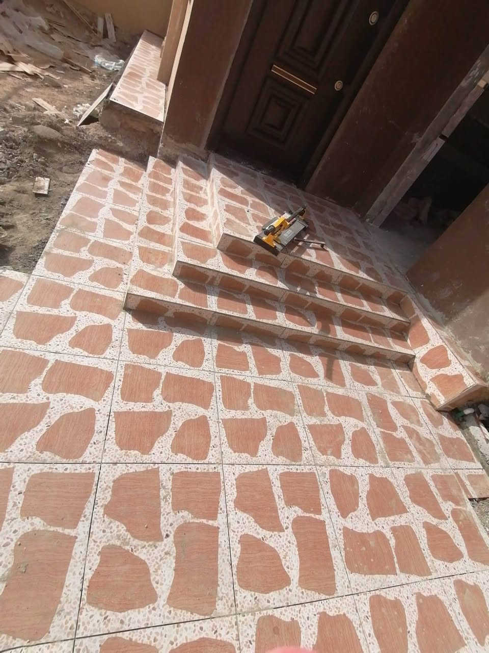 السلام عليكم 
كادر سيراميك متفرغ العمل شراف مهندس نشتغل الدور تكريت العلم 
***********
