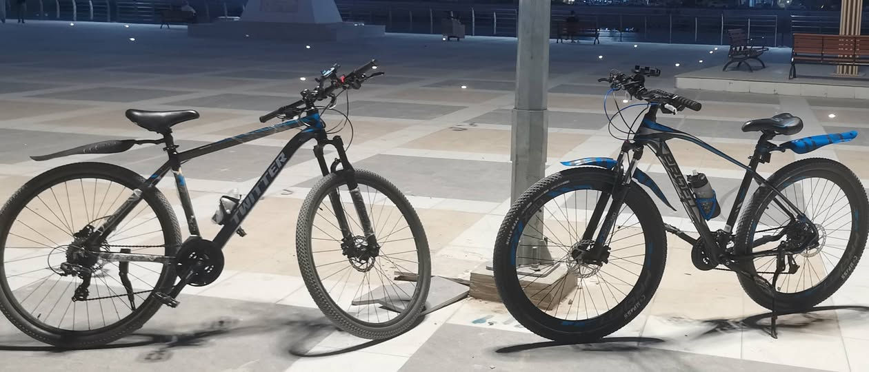 مرحبا اخوان عدنا طلعه بالدراجات الهوائيه الجبليه يوم السبت اني وابن عمي للمعلومه راح ندخل اماكن طينيه وهاذي مو اول مره نروح بكل شهر نروح دائما لهذا كون عندك سستم اما مايكروشفت  او شيمانو ياباني علمود التحمل والذهاب يكون لبساتين سديناويه في ذي قار ندخل للعمق الي عنده بايك جبلي مرتب يراسل ويجي كل الهلا وتتضمن افطار وغداء هناك وعلى ضفاف الفرات وهاذا رقمي ***********
