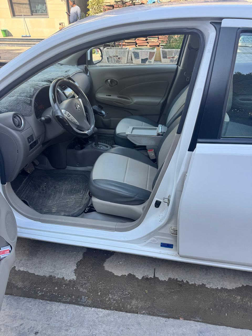 السلام عليكم 
للبيع سني هندي ام البليته الزركه موديل ٢٠٢٤
مكفوله كفاله عامه من ضربه وصبغ وتبديل والبارد ماشية ٥٠ ألف او اقل جام كهرباء  2 قطعة
 تبريد ماشاء الله وحاكيه وتحكم جه واحده وشاشه وكامرة دوارة رقم بغداد  السعر  120 وبيها مجال حك الشراي العنوان بغداد الكريعات ***********
او ***********
