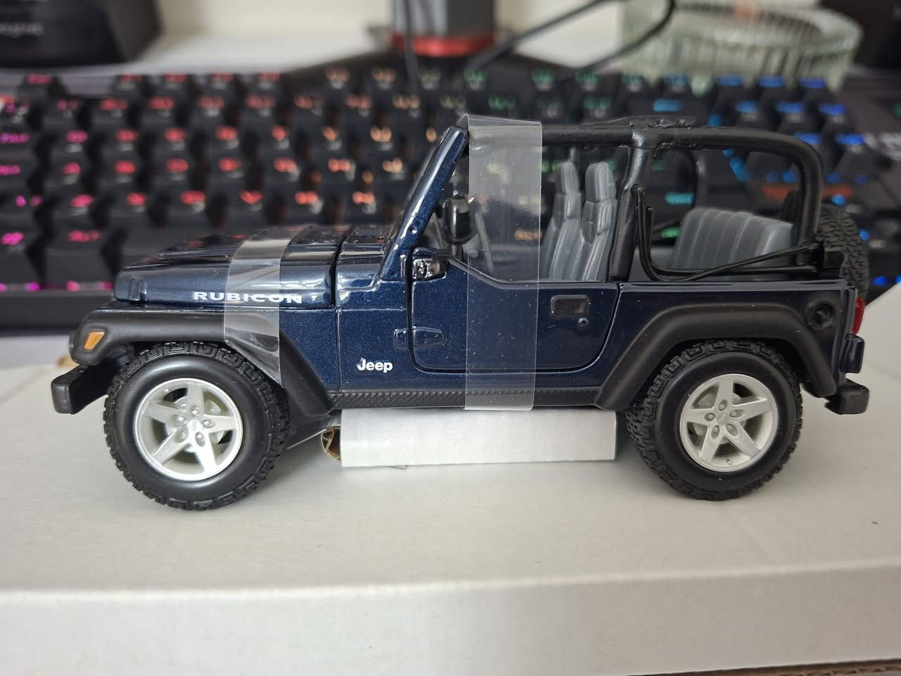 Jeep Wrangler Rubicon 
Scale 1/27
انتاج شركة مايستو


**إذا كنت صاحب هذا الإعلان وتريد حذفه لأي سبب، رجاءا أرسل رسالة إلى الدعم الفني**