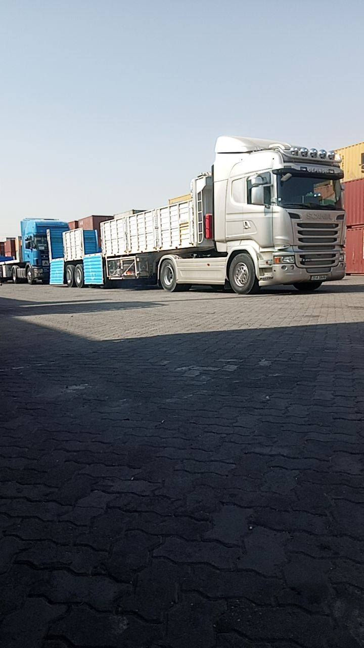 سكانيا موديل 15 عربانه تريله عراق25 تخم تاير راس وعربانه كفاله عامه ***********
