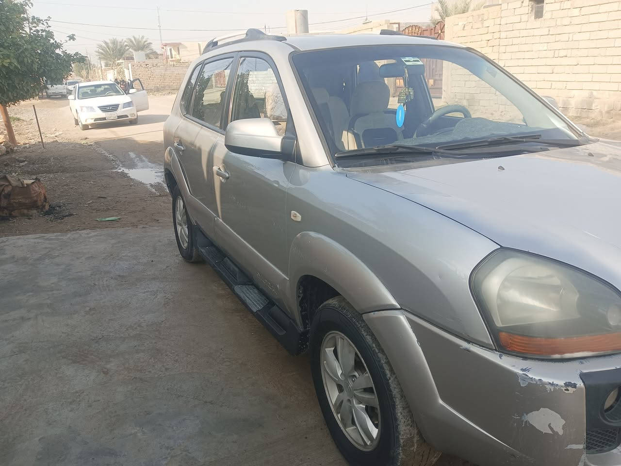 السلام عليكم.
توسان للبيع . 
موديل 2009.
كير محرك شرط 
صدر تايرات جدد 
رقم صلاح الدين دولي مميز . 
ظرر جاملغ امامي بارد فقط+ جاملغ خلفي رش . 
سياره جاهزه شاشه تاب كامره 
مكانها صلاح الدين بيجي 
سعر مناسب جدا 
للاستفسار الاتصال. 
‏‪***********‬‏
‏‪***********‬‏
