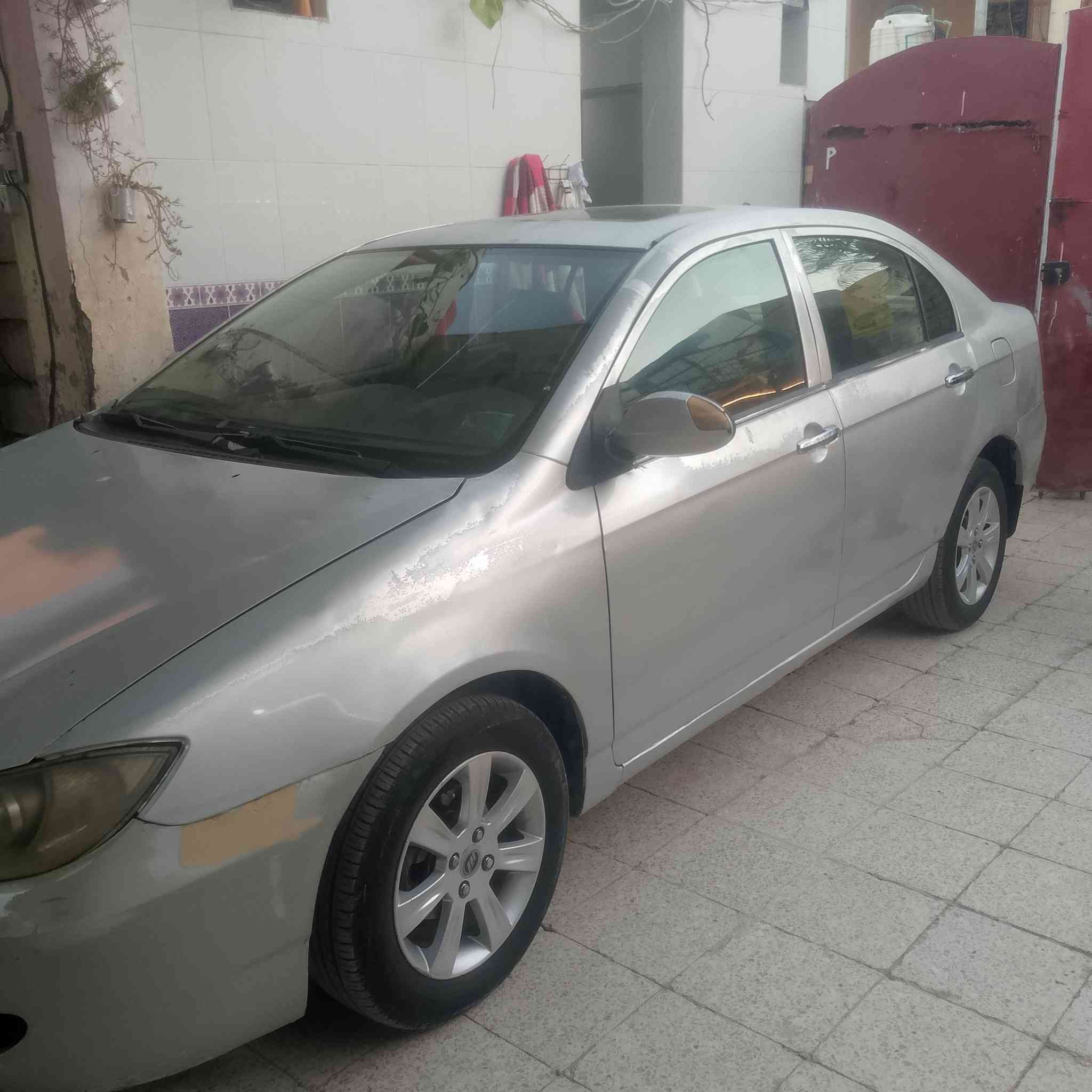 السلام عليكم ليفان موديل ١٢رقم كربلاء بسمي 
جاهزه من كلشي تبديل جاملغ اوبنيد  تخم تاير وصدر جديد مكينه بلاديه شرط التحويل السعر ٣٤ أو مراوس بتكسي مكان واسط كوت  ***********
