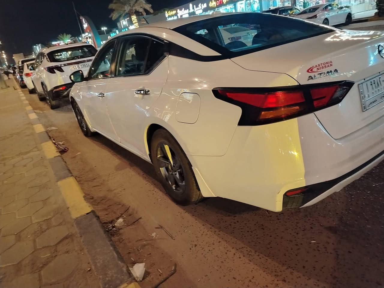 -التيما وارد أمريكي
موديل 2020

محرك 2.5
لون ابيض
-المواصفات :- 
بصمه 
شاشه جبير 
تحكمات 
رادار امامي وخلفي 
تحديد مسار 
لايتات زنون عدسه 
ويل كب 
بعد مواصفاته معروفه 
-ضرر سياره بونيد صبغ فقط وجاملغ 
-مكينه كير بشرط 
-السعر 135
العنوان النجف
*********** غير متواجد على فيس
