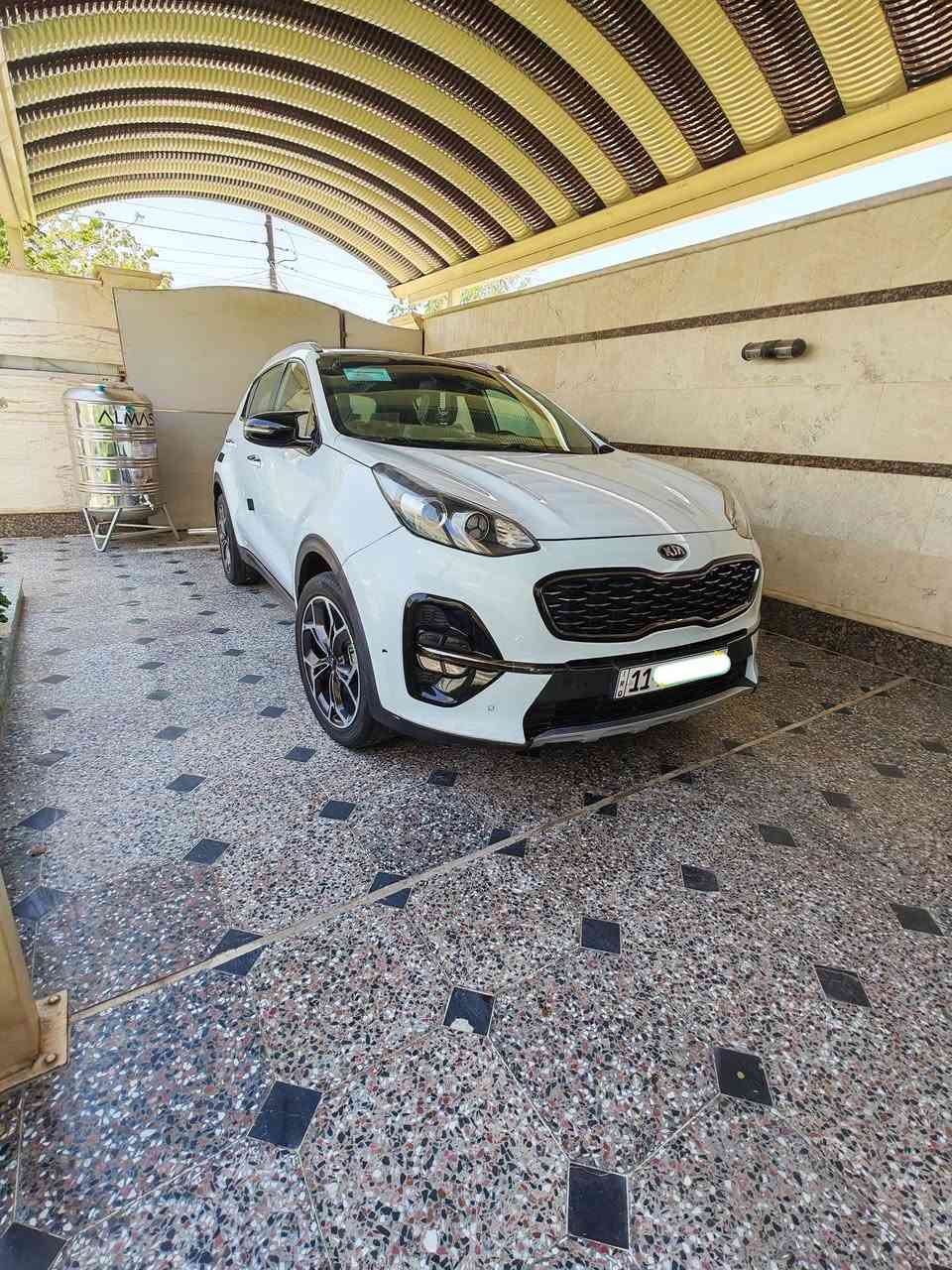 سلام عليكم كيا سبورتج 2021 خليجي جيتي لاين للبيع فول 1/1
بنوراما ماشيه 72 الف 
رقم بغداد انكليزي 
مكفوله من صبغ وتبديل والفتح شرط الفحص
ماعده ملاحضه صغيره بارد اصبع واحد
العنوان بغداد الحسينيه 
رقم ***********
***********
