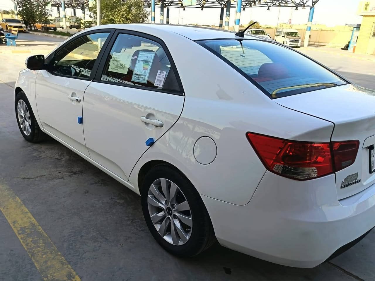 السلام عليكم ورحمة الله وبركاته
كيا سيراتو موديل 2013 خليجي رقم بصرة الدولي تحويل مباشر سنوية جديدة لغاية 2030
السيارة مكفولة كفالة عامة ضربة وصبغ وتبديل وفتح وخياس 
محرك 1600 دوش شرط مامفتوح كير شرط الفحص 
حدادية 100\100 سيارة جديدة وجاهزة 
مواصفات السيارة إشارة بالمراية تحكم ستيرن كامرة تبريد ثلج تدفهه شغالة 5 ويل كب اصلي بلاجكتور دواخل لونين وباقي المواصفات المعروفة 
مكان السيارة الناصرية قرب كراج بغداد السعر {105} 
للاتصال {***********}
