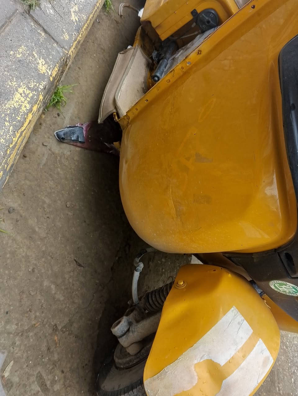 سلام عليكم ورحمة الله وبركاته تك تك 20 بيها لغد ودوس تك تك حلوة ونضيفة اكفلها تنقيص تبخير بيهة بس صوت بل درايم شفت ترايك لبغداد تروح وترجع محرك خير من الله سعره 6500 كل التفاصيل ذكرتهة مو تخابرني دكلي شبيهة عنوان ديالى بعقوبة *********** تخابرني بيك خير ودلل
