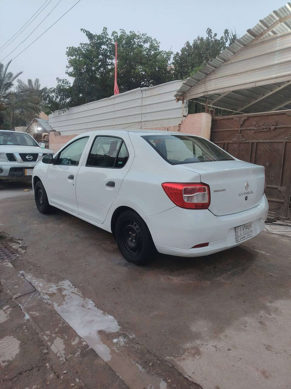 سلام عليكم رينو سمبول
2017
عندي وكاله 
حداديه كله جديده
السياره بيه باردات
السعر 63وبيه مجال
للاستفسار ***********
المكان ذي قار المركز
