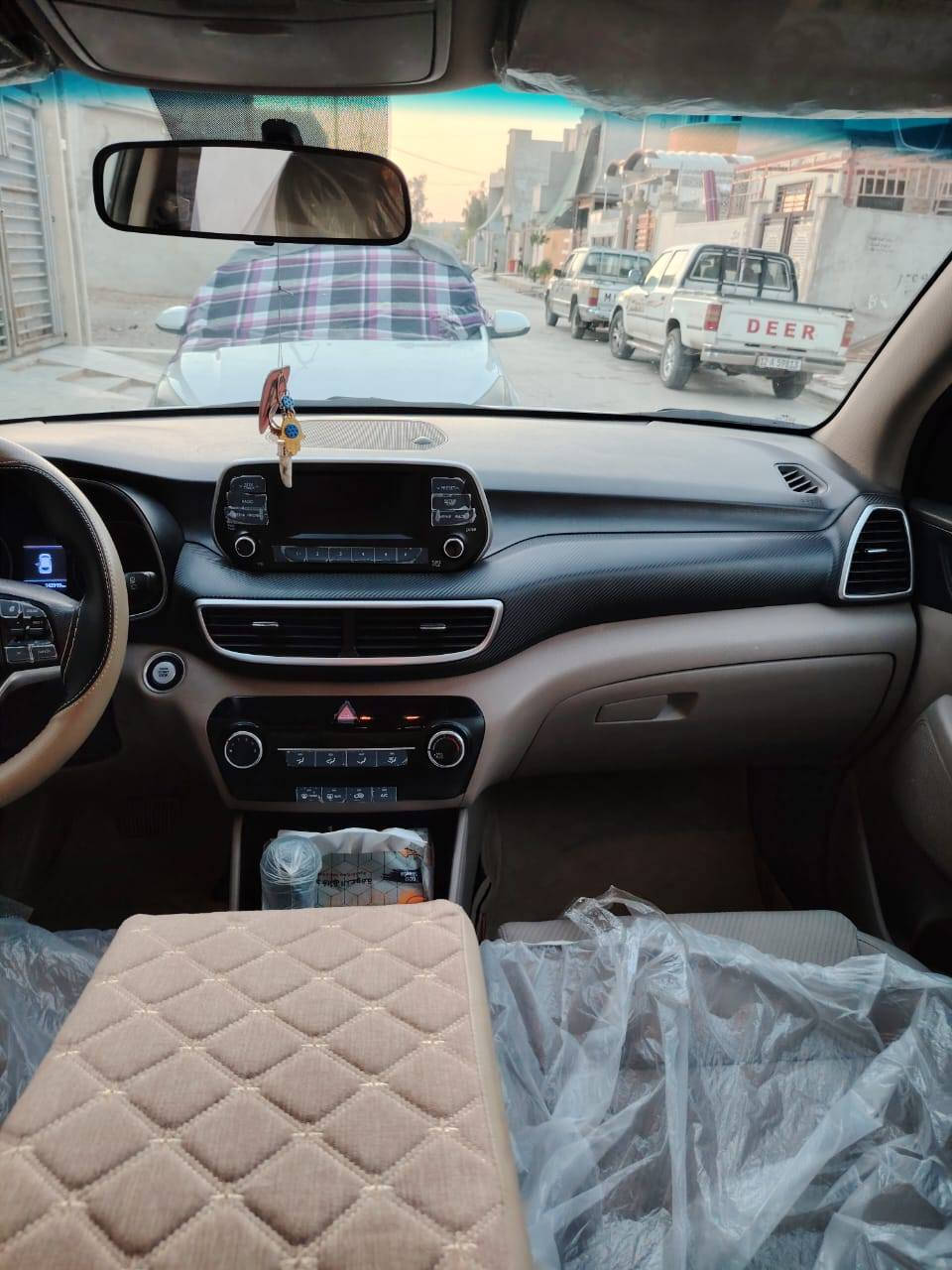 السلام عليكم للبيع تكسون ٢٠١٩ مكفولة كفالة عامة السيارة جاهزة تايرات جدد بصمة اصليه بدون ملا حظات السعر المطلوب ١٨٨$  بيها مجال بسيط للاستفسار الاتصال على *********** غير متواجد عالفيس مكلف بالنشر الشراي يتصل واتساب هم موجود
