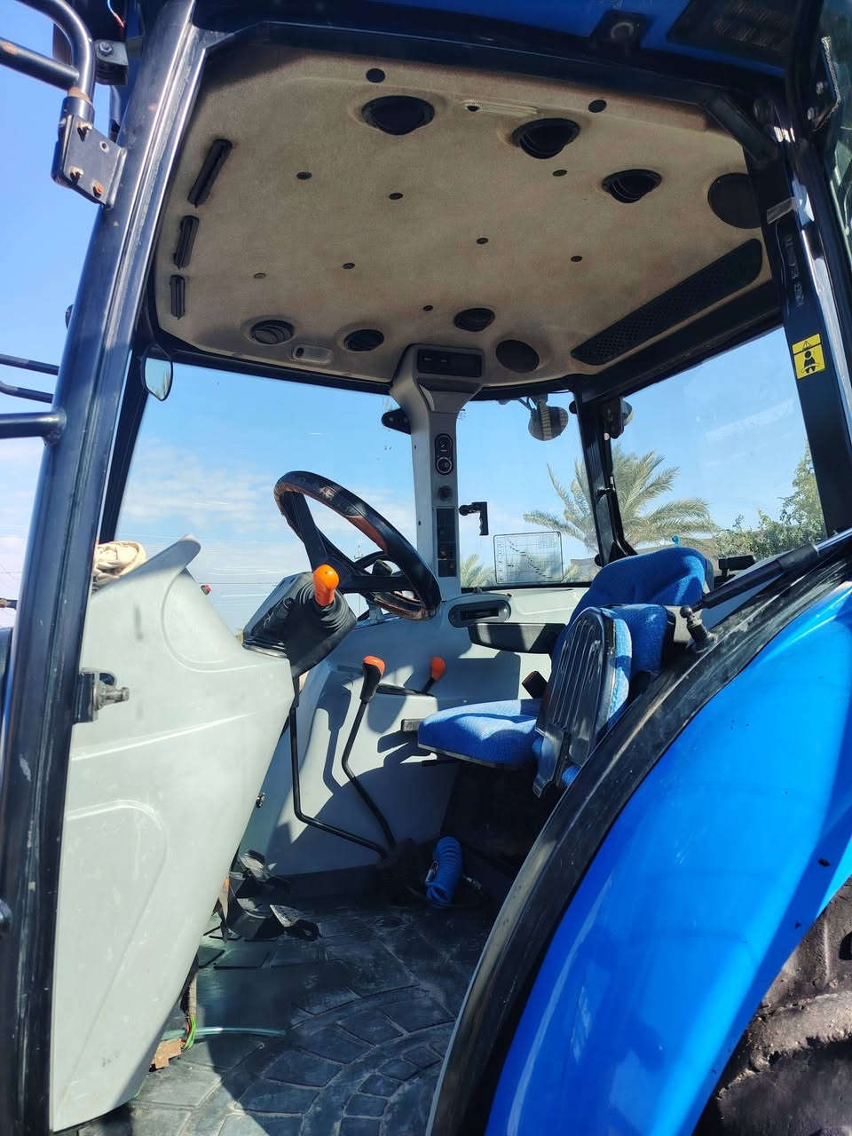 نيو هولند حجم 110موديل 2014  كفاله عامه  مكان الانبار الكرمه
مو شراي لا تتصل وتعذبني وياك ***********
