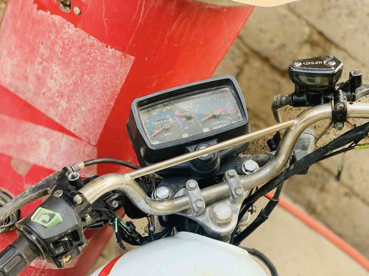 السلام عليكم ماطور سيفان اللبيع موديل ١٩ماطور نضيف محرك بلادي تبريد نشاط فول سلف شغال لايت عالي ناصي كله شغال كهربايات كلها جديده تايرات جدد
السعر خاص 

‭٠٧٨٨ ٦٦٤ ٨٣١١‬
