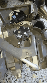 فريز مع فإن تبريد كامل مع تفرعاتة ازيرا مضلع من ١١------١٦ نضافة ١٠٠٪ ...