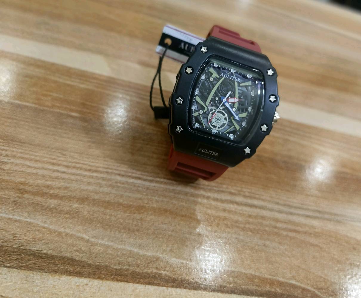 القطعه 5 الف و3قطع 13 الف توصيل 5 الف جميع محافظات العراق للحجز 7882651118