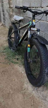 باسكل للبيع نضيف كلش سعره 200 وبي مجال 07756066399