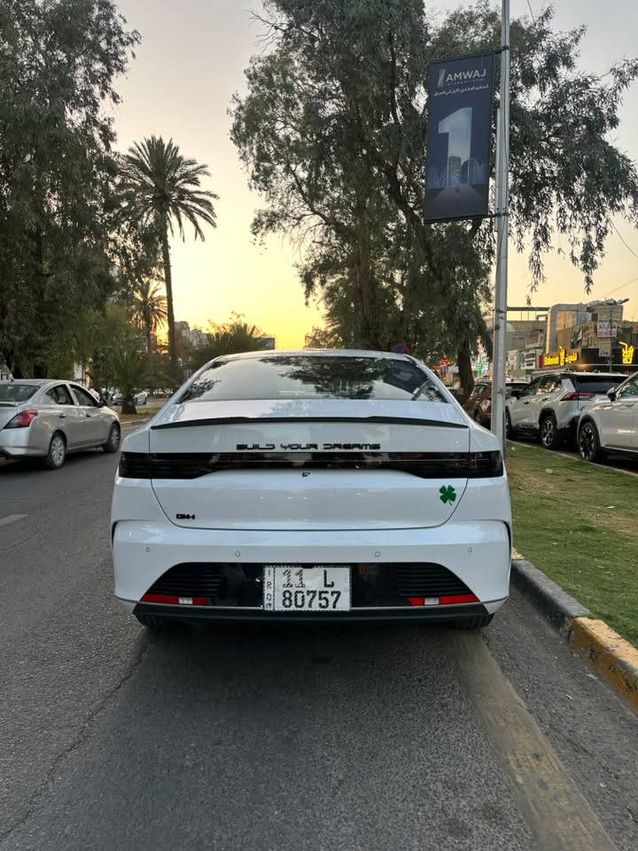 السلام عليكم 
بي واي دي دسترويل 
2025
ماشيه 25الف 
كامل ملحقاتها وياها عليها اضافات 
مكفوله من البارد والصبغ 
موجود سونر وياها 
مكانها بغداد
السعر 19 مليون وبيها مجال بسيط 
***********
