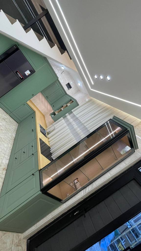 … فخامة المطبخ تبدأ من هنا ✔️✔️✨
تصاميم راقية، جودة عالية، ولمسة تميز كل زاوية.
زورونا الآن واختاروا ما يناسبكم من رفاهية التفاصيل مع عالم المطابخ
للطلب والاستفسار مراسلتنا على الصفحة او الاتصال  على الرقم  
*********** عمارة, ميسان
