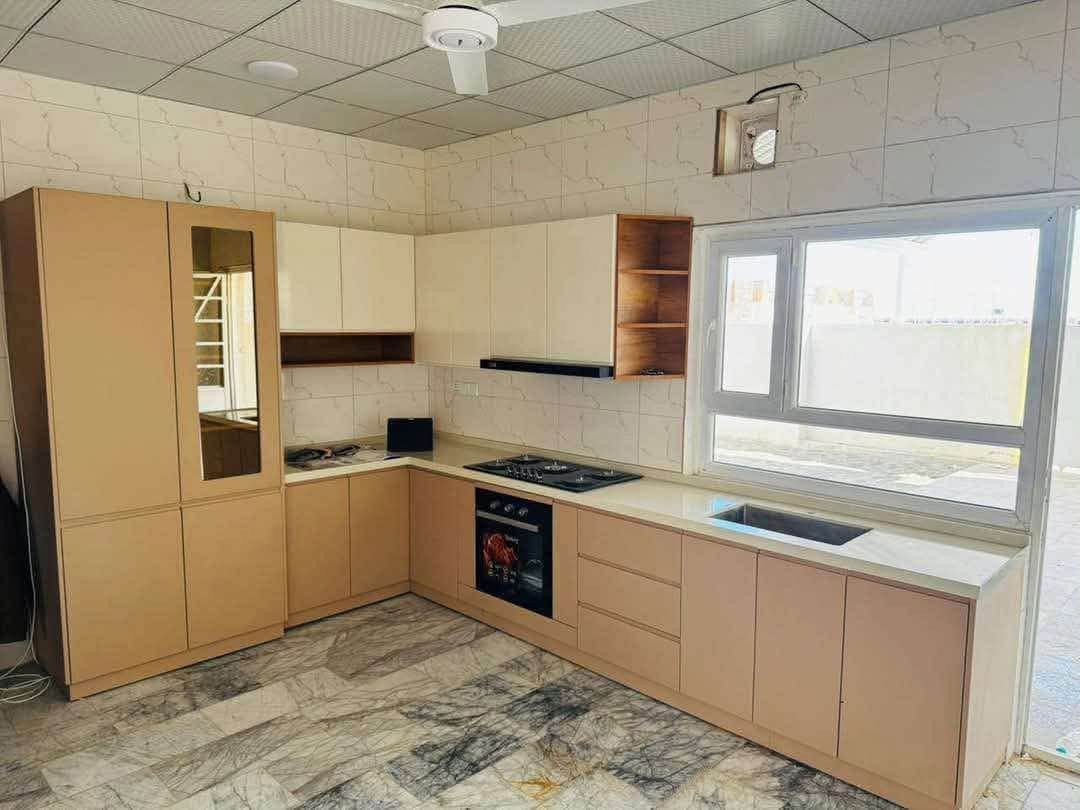 عرض مده ١٠ايام بس
سعرمتر  ٣٧٥الف 
ستندر  بدون إضافات 
تواصل ***********
