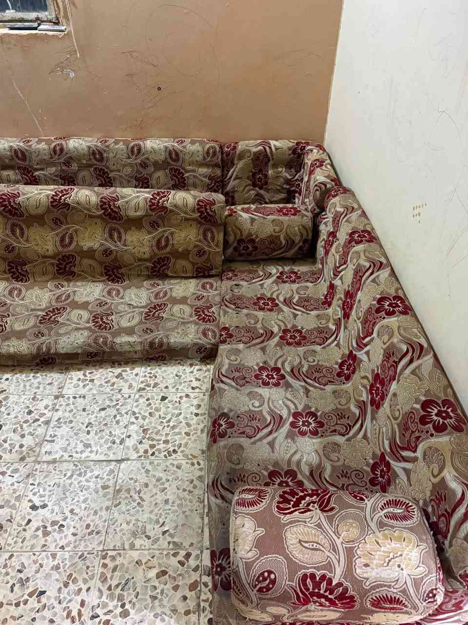 جلسه نظيفه وجبيره سعرها ١٢٥ وبيها مجال بسيط تواصل واتساب ***********
