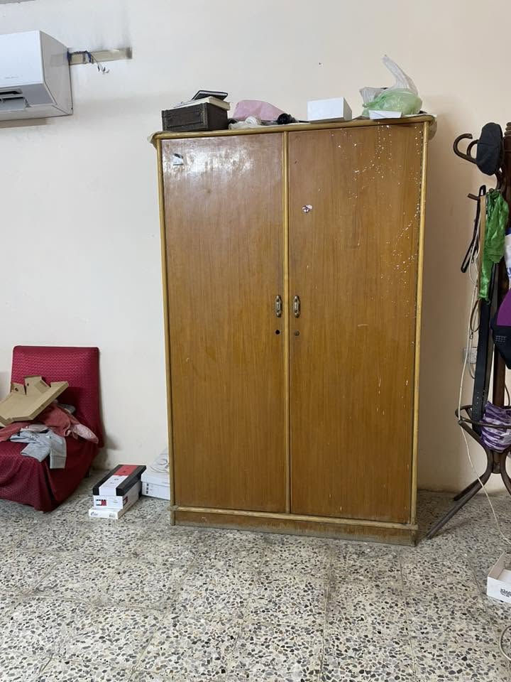 السلام عليكم ورحمه الله وبركاته
كنتور بابين شغل اول مضيف جدا ::70 الف

سرير نفر واحد نضيف جدا ::60 الف 
مكانه بغداد الكرخ 

***********
