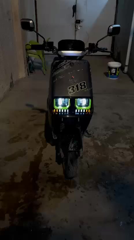 السلام عليكم   دراجة شحن
المواصفات 
السرعة الحقيقية 60km
تقطع بالشحنة الواحدة 50km
نضام ال(R) رجوع الى الخلف 
نظام مثبت سرعة 
نظام تحديد العطل 
لايت زينون عالي ناصي
دراجة اخت الجديدة الله شاهد كاملة مبيها اي نقص
سعر مناسب السعر  450 وبيهة مجال 
للاستفسار *********** المكان المشتل
