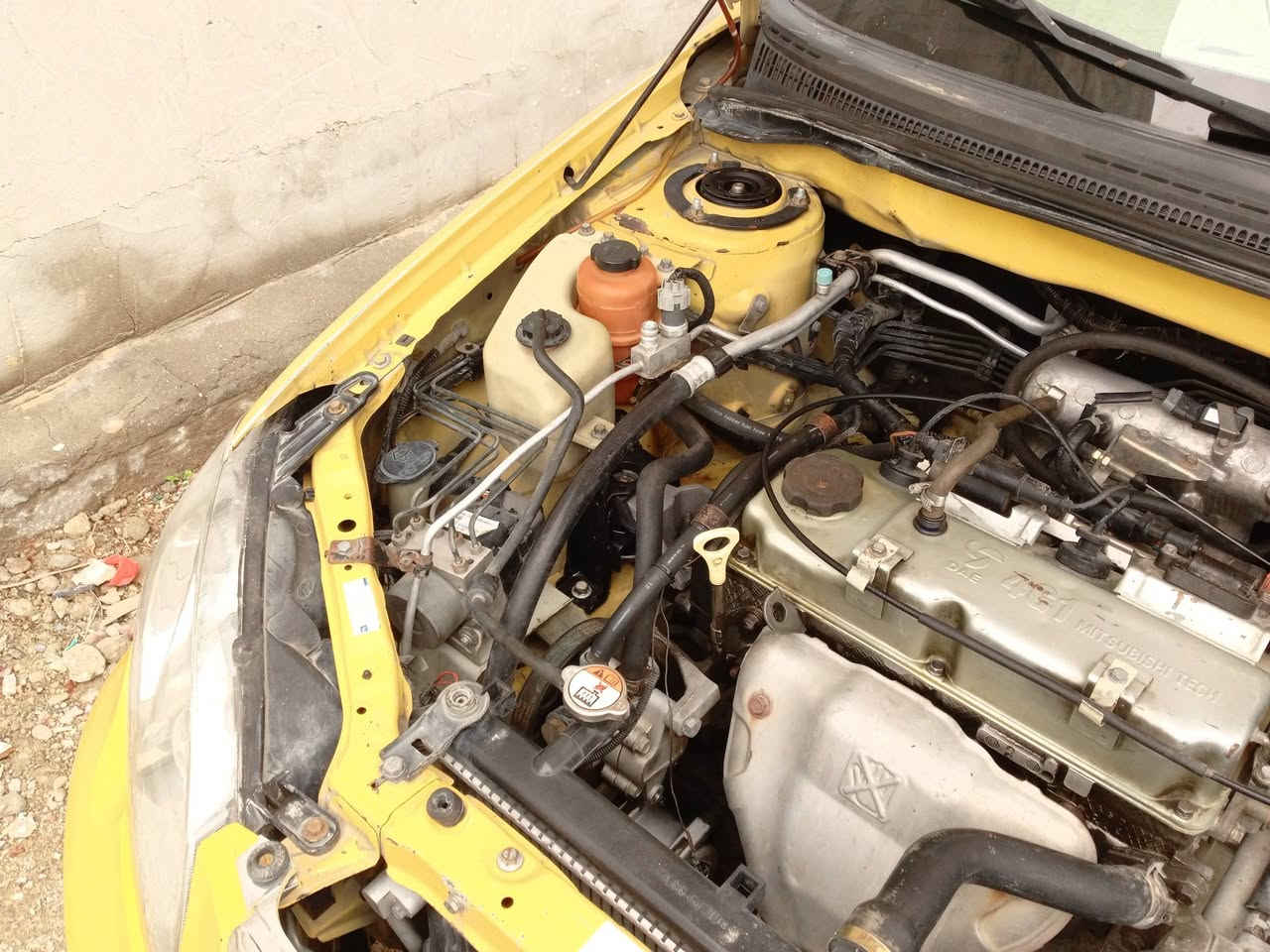 بي واي دي اف ثري موديل 2013 كير عادي. ارقام انكليزي باسمي هزه جديده وهيئه مصفره سياره جاهزه كير مكينه صدر جديد. تخم تيارات تبريد ثلج. شغال. بيها ضربه جاملاغ. امامي جه سايق مصبوغ. وبيها هلالات جاملاغات خلفيه صبغ والشراي يتصل *********** /*********** ابو لؤي العنوان الدوره هورجب قرب مدراس علئ شارع العام السعر 50 ورقه وبيها مجال
