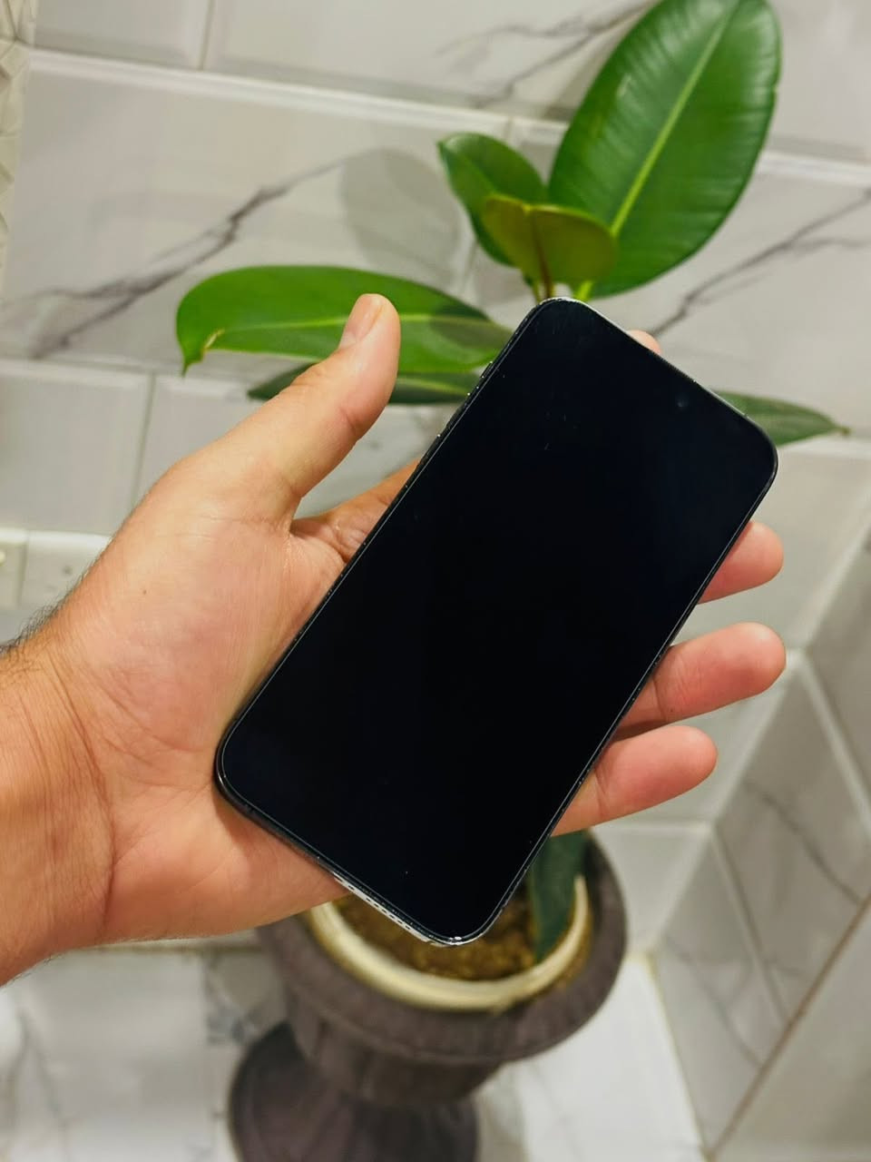 iPhone 14 pro max 
ذاكره 256 
بطاريه85 
دبل سيمكرت 
نموذج m
امريكي
جهاز مبدل شاشه فقط 
فيس ايدي شغال 
شاشه 3 خيارات 
مابي اي خلل كله شغال 
سعره 495 الف 
***********
