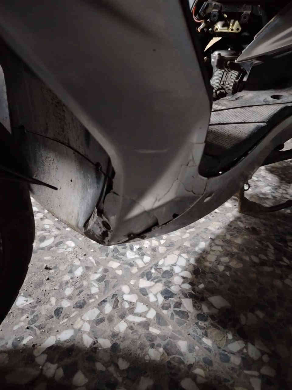 سلام عليكم
دراجه سكنس فحل كابريتر 
نضافه كفرات 65% بيها شوي فطور وكسور موضح ب صوره دراجه حلوه سلف وهندر تشتغل اشاير يمنه يسره شغالات كهربائيات شغاله نواقصها دشبول  الدراجه مرات يشتغل مرات لا دكمه لايت مشلوعه بس بسيم أو شي يشتغل دراجه دراجه يراد الها ترتيب بس ما متفرغ الها شلعتها قويه مكان بلديات تقاطع كهرباء 
سعرها 500 وبيها مجال بسيط للطيبين
***********
