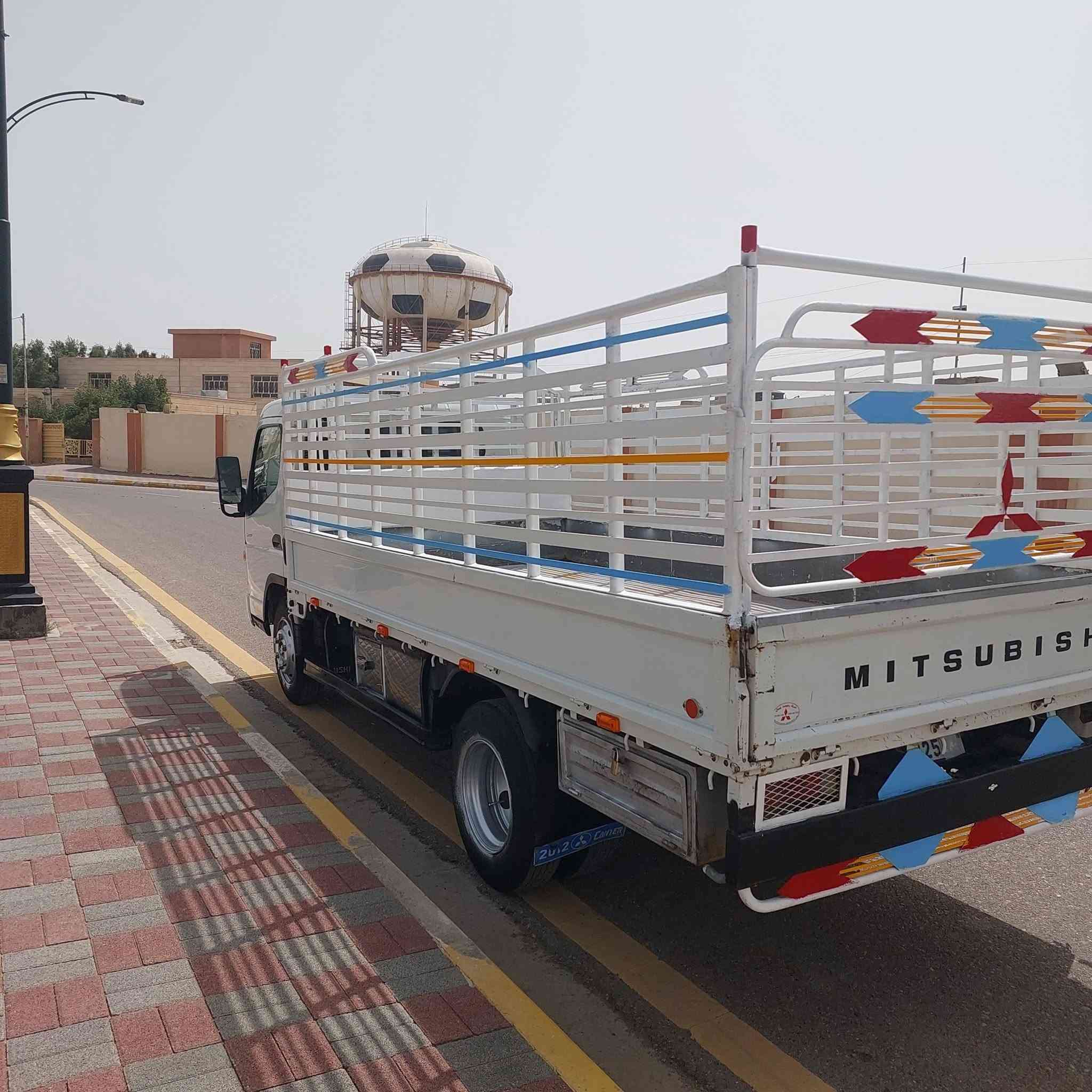 سياره كنترا موديل ٢٠١٢البيع نظافه فول مكفوله من صبغ ومن أي ضربه وكير محرك وشاصي العنوان لانبار رمادي  رقم موبايل ***********
