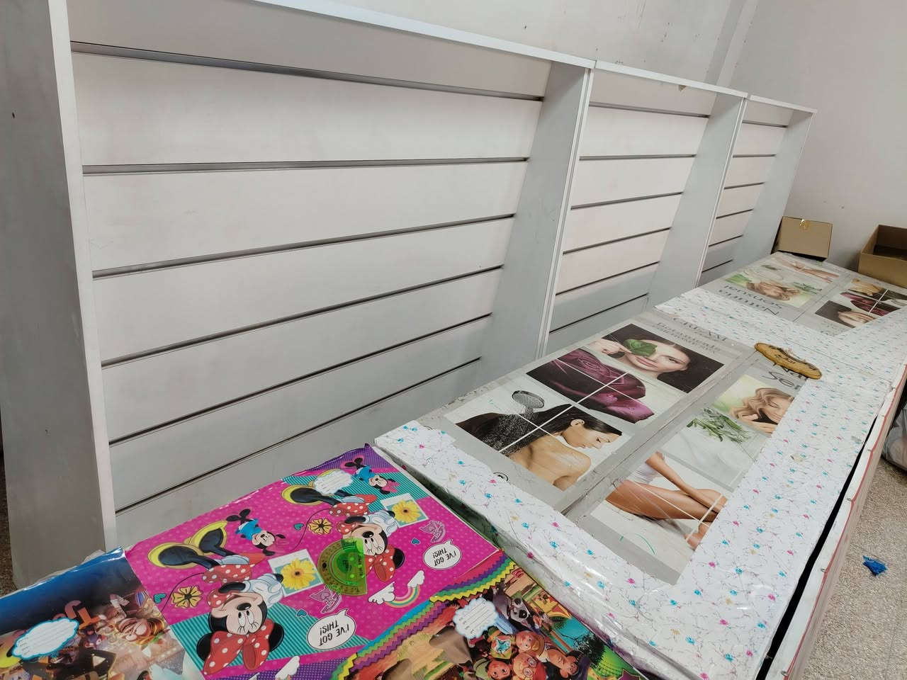 بلاش بلاش تصفية محل
اثاث و ديكور كامل للبيع
شتريد موجود  مكاني كركوك
للاستفسار راسلنا على الخاص


**إذا كنت صاحب هذا الإعلان وتريد حذفه لأي سبب، رجاءا أرسل رسالة إلى الدعم الفني**