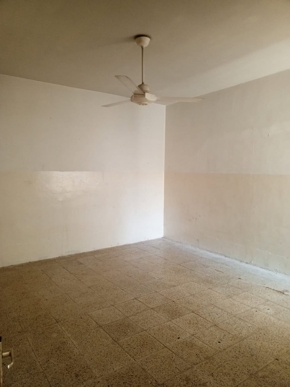 بيت الايجار 200 متر حي الميثاق ***********
***********
