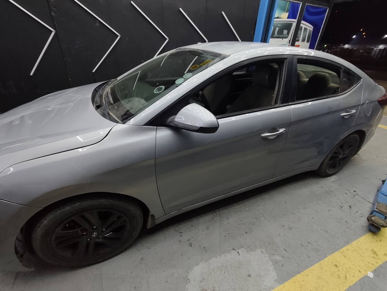 سلام عليكم 
موديل ٢٠٢٠ موجود سونارها
سعر ١٢٨ بيع سريع السياره يراد لها ترتيب بسيط
كلشي مابيها تحويل او وكاله شرط *********** كربلاء
