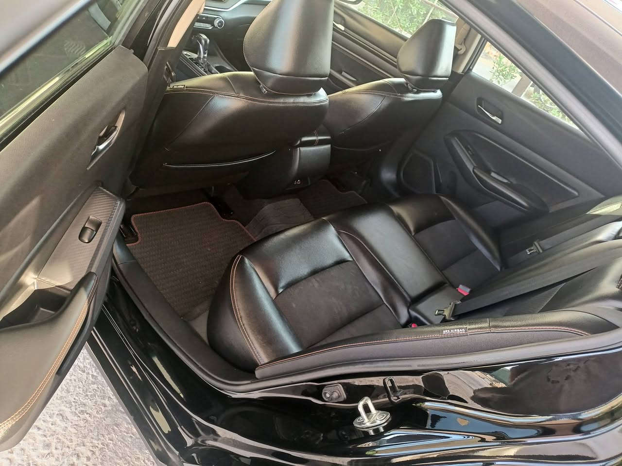 السلام عليكم 
نيسان التيما امريكي موديل 2020
ماشيه 65 ميل
مواصفات  SR
***********
السعر 155
