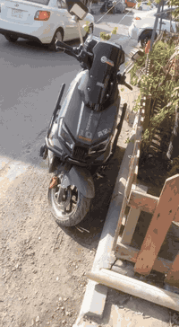 الصاعقة ١٠ • مدى ٥٠كم • سرعة ٨٠كم/س