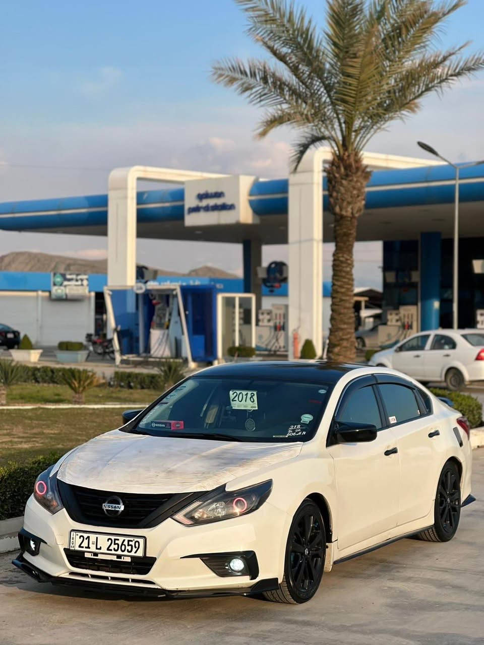 ئاڵتیما ٢٠١٨ SR
سەیارەکە ٣ پارچەی بۆیاخە بێ ناو گرتن 
قەپات مواسەفاتە فول فولە بەس سلایت نییە 
ڕەقەم و سەنەوی نوویە رەقەم سلیمانیە
گێڕ و مەکینە بەشەرت نەکراوەتەوە
سەیارەکە نمونەیە لە جوانی  کامل جوانکاری کراوە
زۆر توند و تۆڵ و بێ کێشە یەک دیناری مەسرەف نییە
شوێن / ڕانیە
نرخ / ١٢٢  
ژ.م *********** رانية, السليمانية
